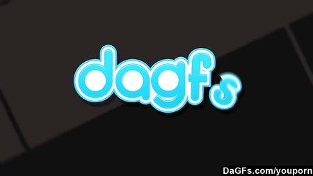 Коллеги задержались на работе ради классного секса