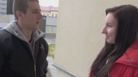 Пикапер познакомился с девушкой и трахнул у себя дома