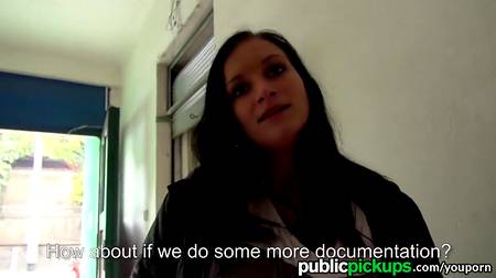 Променяла гамбургер на сочный трах в лесу