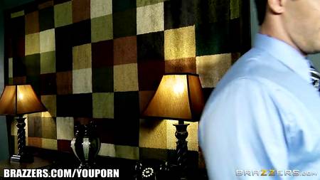 Идеальная любовница для молодого самца