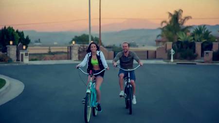 Прогулка на велосипедах закончилась разнузданным сексом