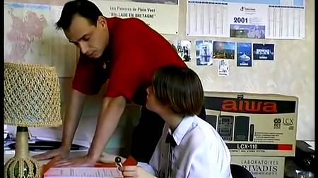 Редактору понравилась волосата пизда милой журналистки