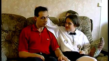 Редактору понравилась волосата пизда милой журналистки