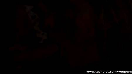 Блондиночка попросила любовника ее удовлетворить