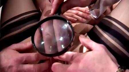 Двое врачей довели пациентку до желаемого оргазма