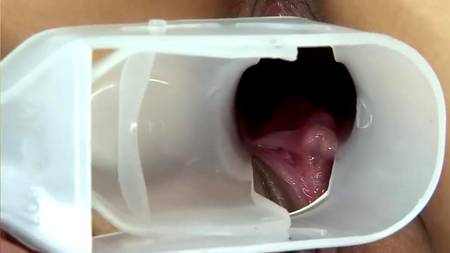 Горячая японка испытала мощный оргазм