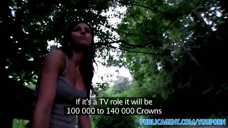 Каталась на роликах и попала на ствол