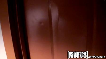 Приятное знакомство в прачечной