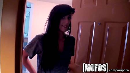 Приятное знакомство в прачечной