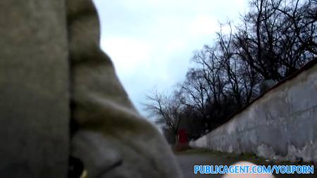 Красотка оттрахана за гаражом