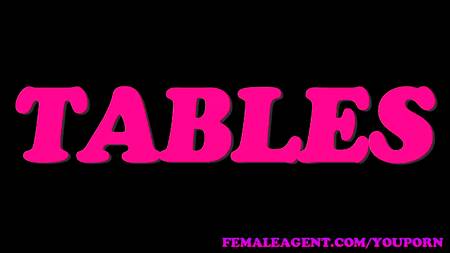 Фигуристая продюсерша трахается с молодым самцом