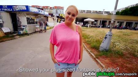 Секс на природе и сперма на сиськах