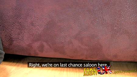 Пышногрудая блондинка мечтает стать профессиональной актрисой