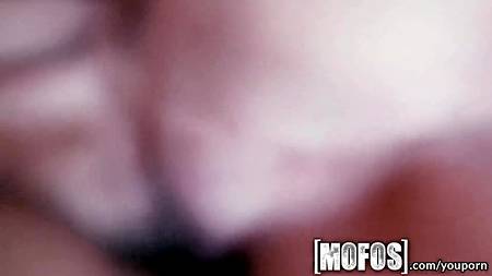 Парочка обожает интересно развлекаться друг с дружкой