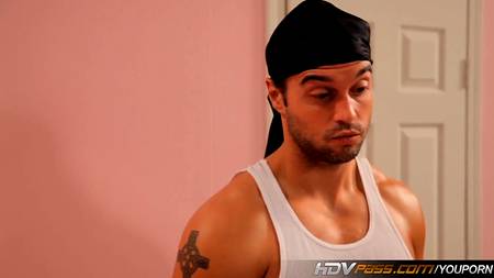 Сисястая блондинка награждает брюнета замечательным сексом