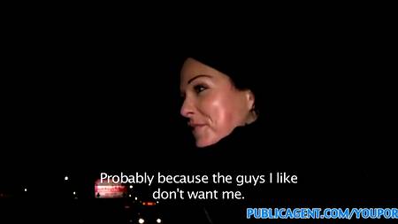 Телка балдеет от члена