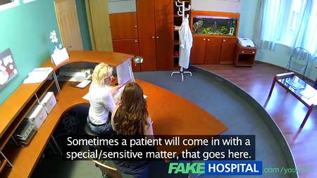 Белокурый врач трахает подружку своей милой секретарши