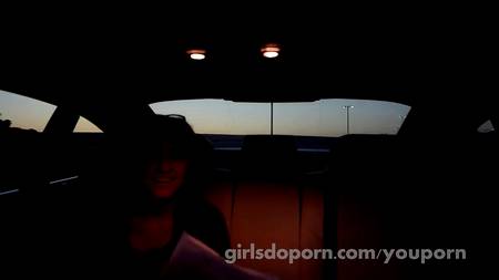 Загорелая спортсменка подарила стройному любовнику глубокий отсос