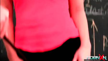 Учительница страстно позабавилась со студентами