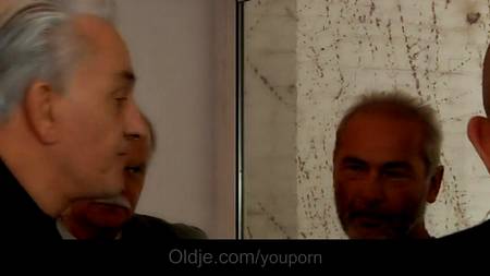 Одна нимфа для группы стариканов