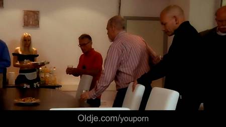 Одна нимфа для группы стариканов