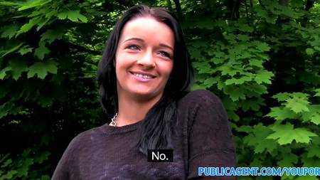 Возбужденный пикапер накончал в красотку густого семени