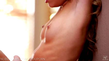 Футболист поимел подружку в своей спальне во всех позах