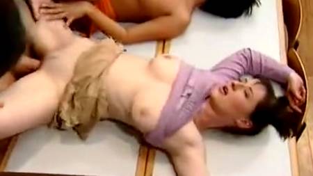 Учитель сумел трахнуть четырех нимф