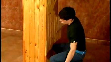 Молодой самец удовлетворяет прелестную дамочку