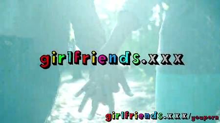 Шаловливые девочки лижут друг дружку