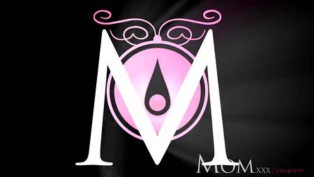 Молодой человек лишил соседку невинности