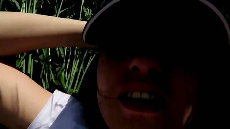 Бойфренд трахает на улице сексапильную подругу с классными сиськами