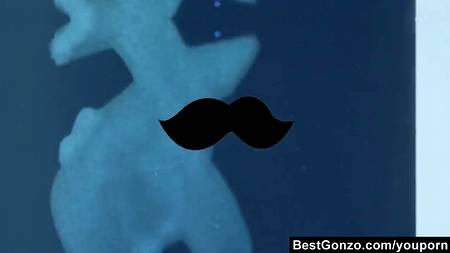 Мужик поимел жопастенькую нимфу