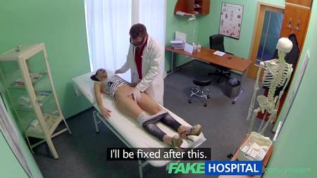 Доктор возбудил и трахнул очередную сучку