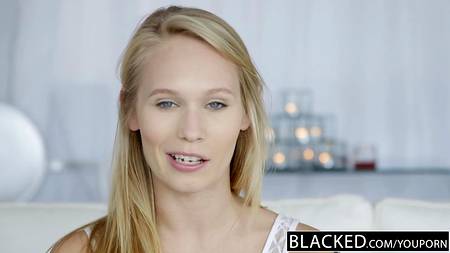 Чернокожий мужчина трахает после работы белую даму