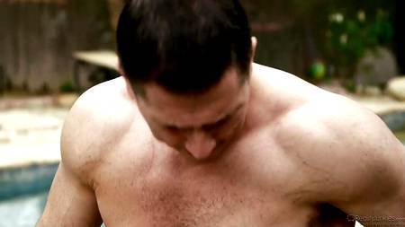 Заведенные ухажеры устроили грудастой блондинке двойное проникновение