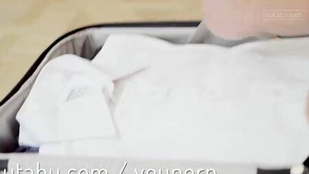 Веселой красотке хочется начать день с секса