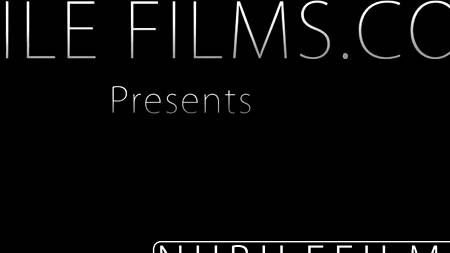 Стройная красотка захотела насладиться членом парня