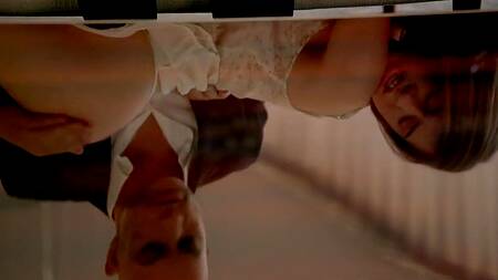 Мужик отшлепал рыжую красотку и загнал пенис в её попку