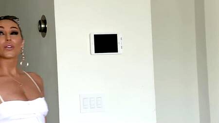 Парень сблизился с мачехой и жарко её трахнул