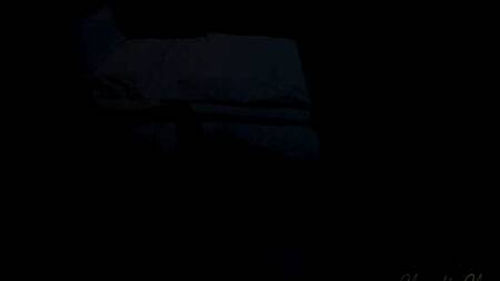 Мужик в гостинице развлекается с телкой в желтых трусиках