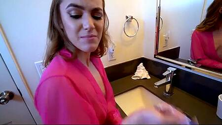 Сводная сестра сосет хуй брата и дрочит письку вибратором