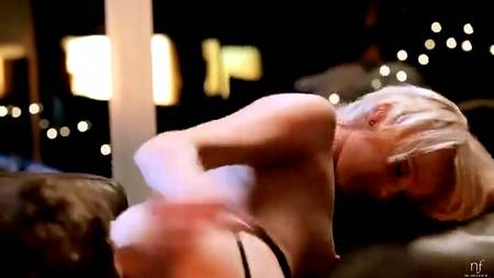 Жесткий трах после красивого, романтического свидания