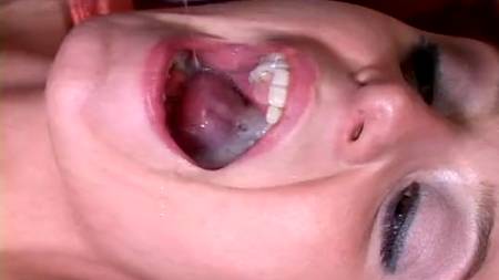 Грудастые нимфы сосут