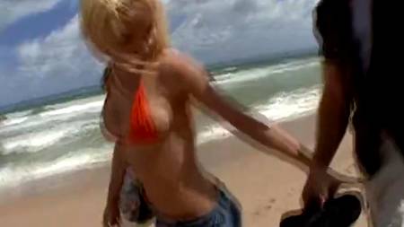 Дебютное порно молодой парочки