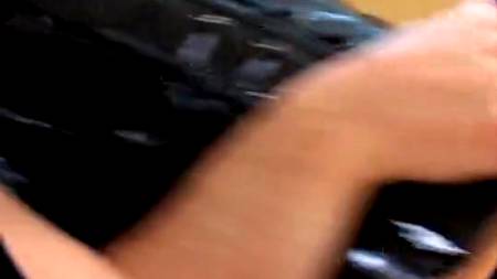 Жесть - трахнули девку в подмышки!