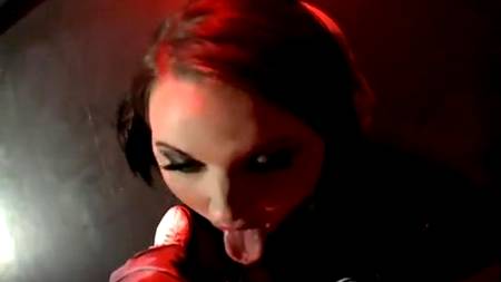 Публичный секс с двумя сосками