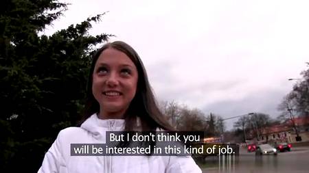 Русская девица переспала с туристом прямо на улице