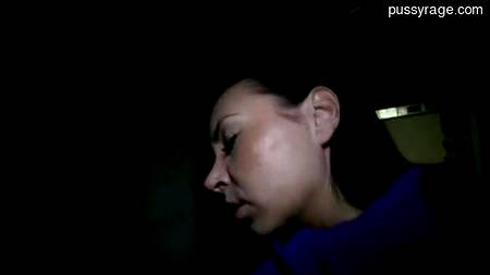 Брюнетка согласилась переспать с незнакомым мужчиной