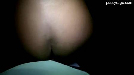 Брюнетка согласилась переспать с незнакомым мужчиной